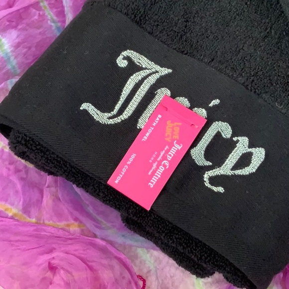 ๐2 Bath Towels, Juicy Couture Home Silver Embroidered Name Plush Oversised Set - Picture 2 of 4